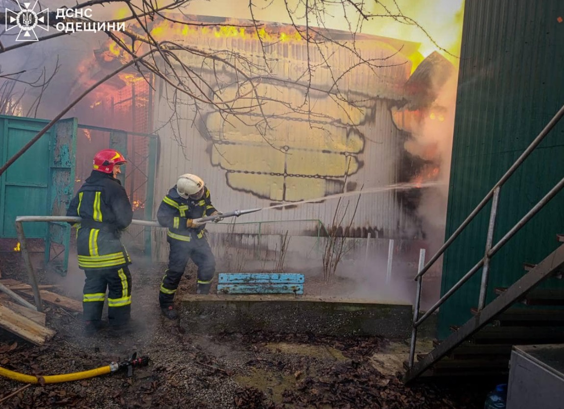 На Одещині горіла база відпочинку: вогонь знищив майже 500 квадратних метрів