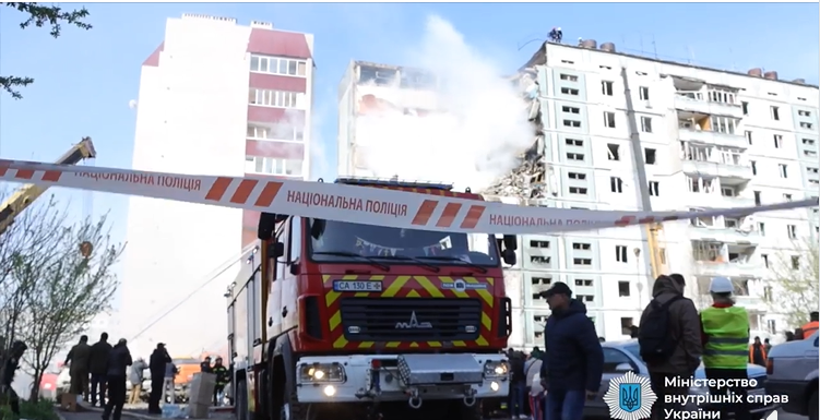 В Умані завершено рятувальну операцію. Загинули 23 людини, з яких 6 дітей