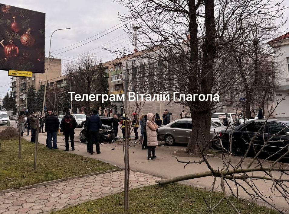 Автотроща в Ужгороді: з'явилося відео моменту аварії