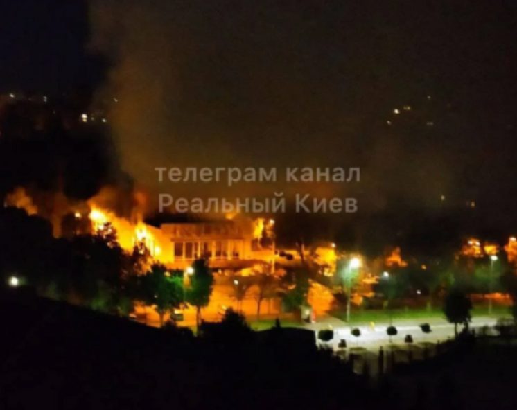 У Києві загорівся кінотеатр Тампере