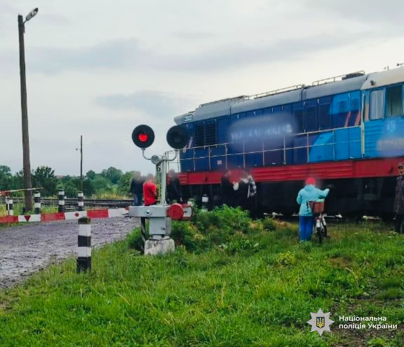 На Прикарпатті дівчина-підліток потрапила під поїзд
