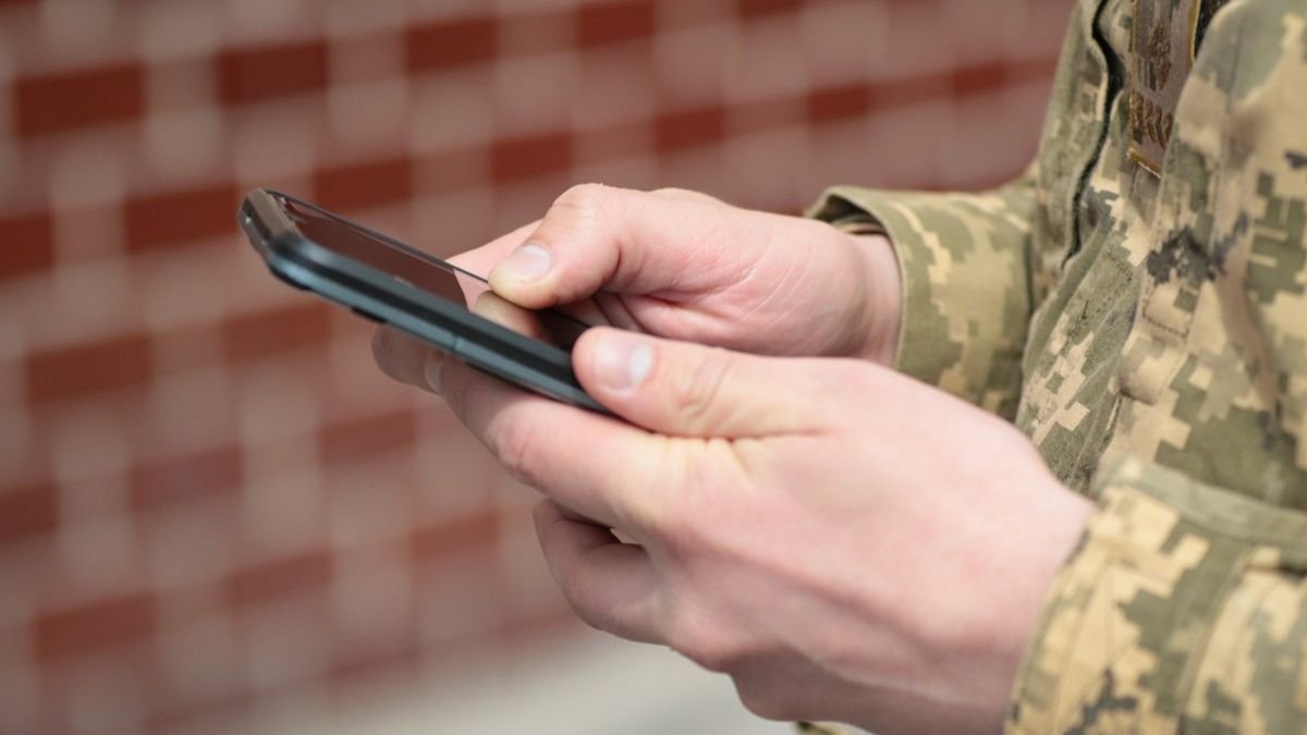 Окупанти погрожують українським військовим у смс і месенджерах