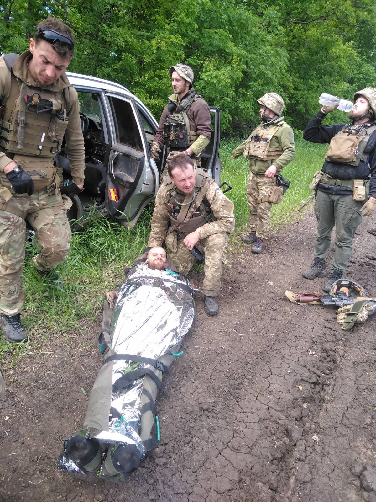 На передовій врятували воїна, який чотири дні пролежав поранений у лісопосадці