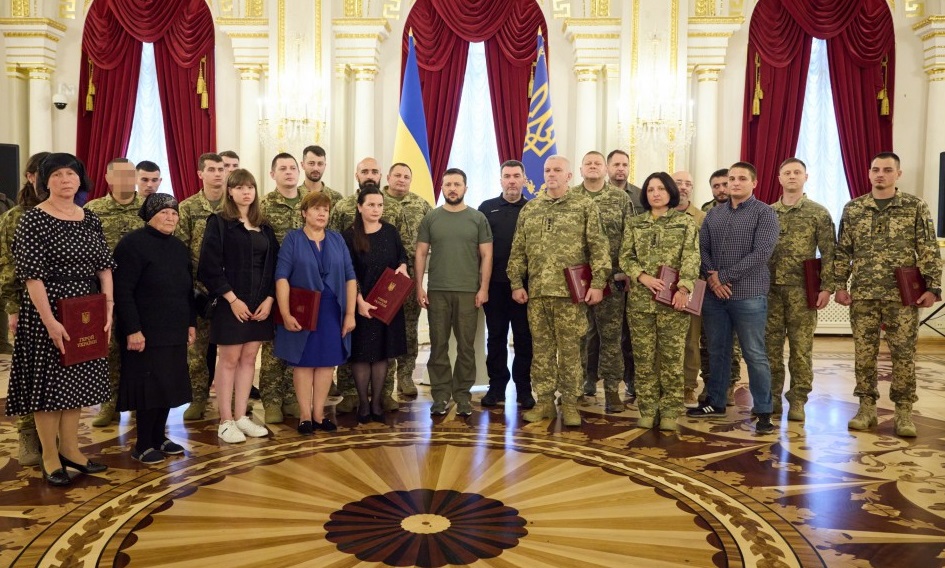Президент вручив 14 орденів “Золота Зірка” Героям і родичам загиблих