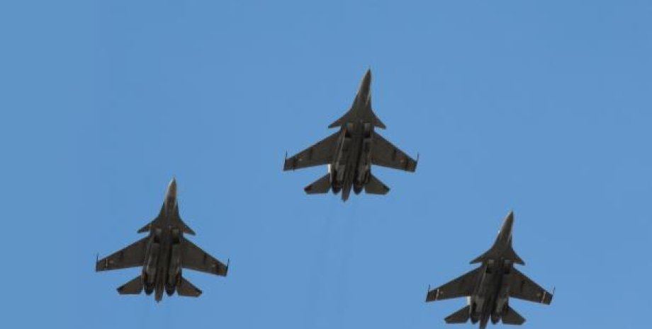 Остін спростував інформацію, що Росія накопичує авіацію для масованої повітряної атаки