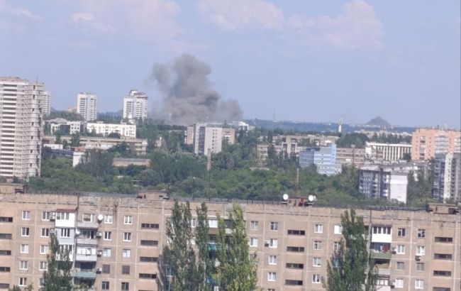 В Донецьку пролунали вибухи: що відомо