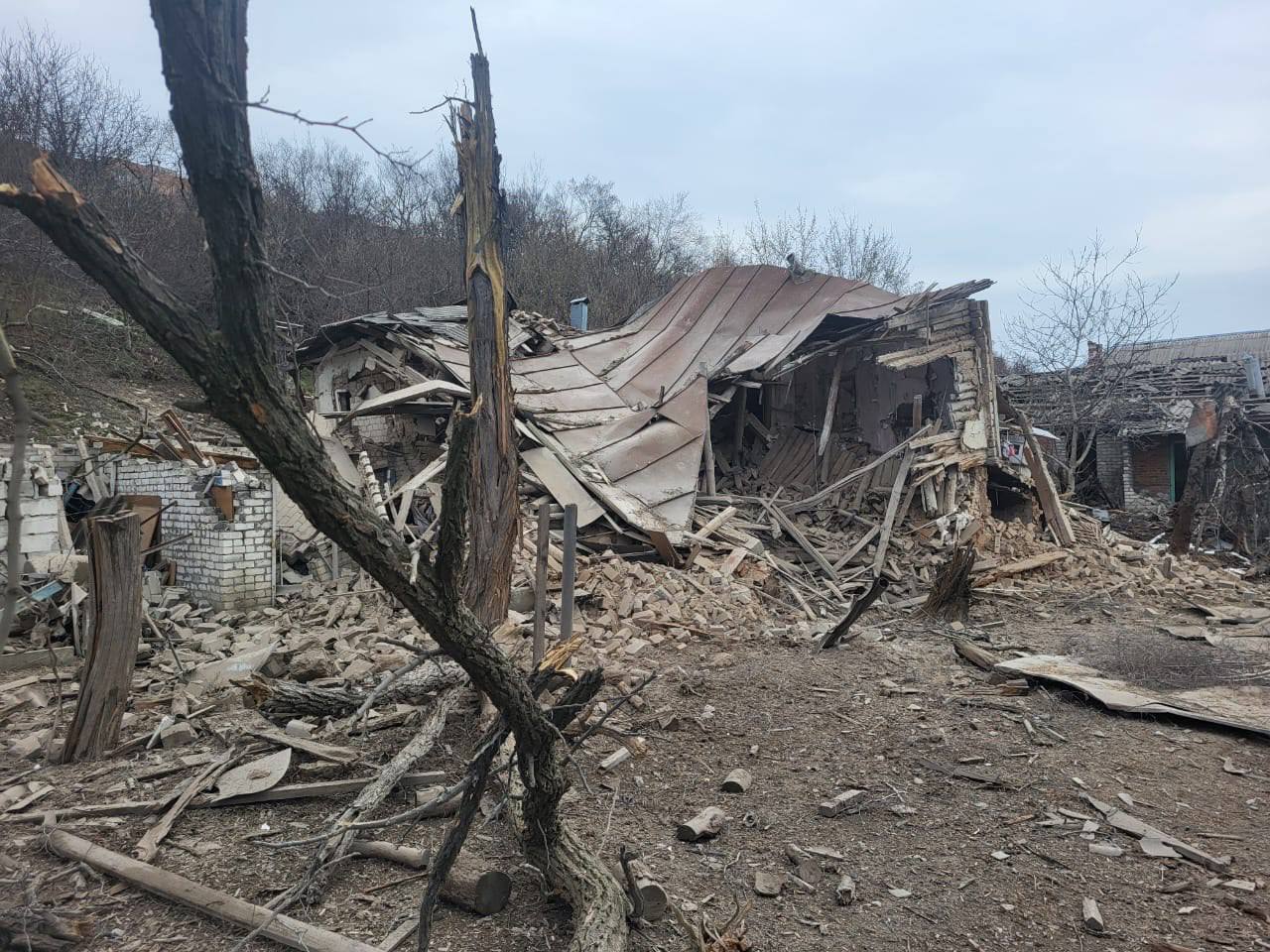 РФ вдарила «Ураганами» та КАБами по Куп'янську на Харківщині: є поранені (фото)