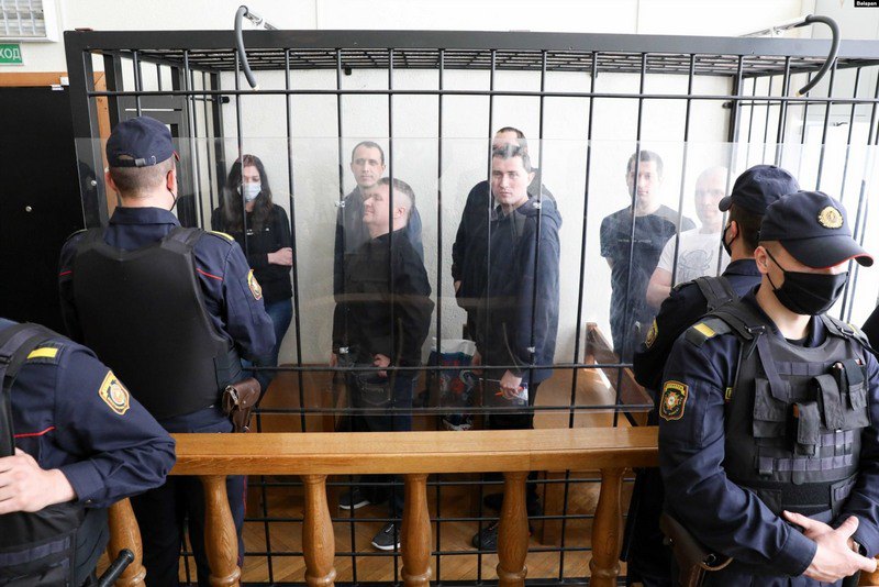 У колонію суворого режиму. В Білорусі засудили опозиціонерів