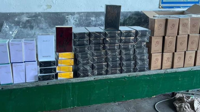 Львівські митники виявили контрабанду брендових парфумів