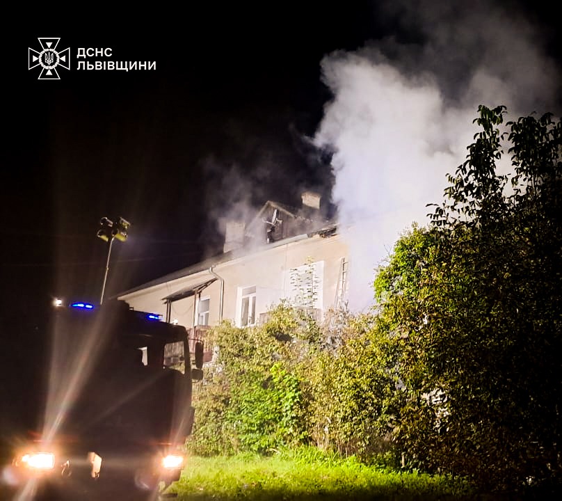 На Львівщині вночі горів багатоквартирний будинок. Є постраждалі