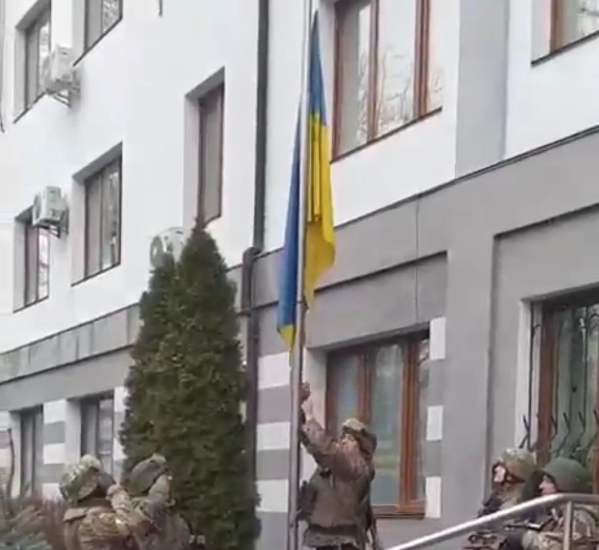 Над героїчним містом Буча підняли український прапор