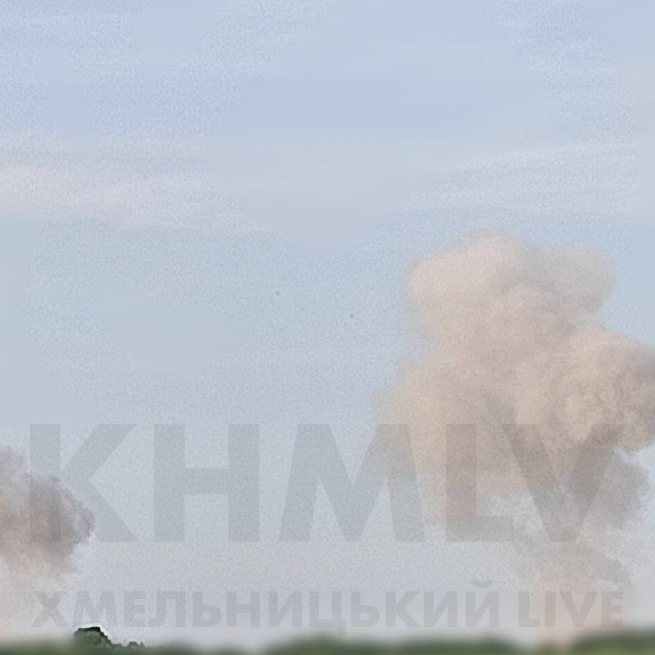 На Хмельниччині підтвердили атаку: три "прильоти", дві ракети не долетіли до цілі. Оновлено
