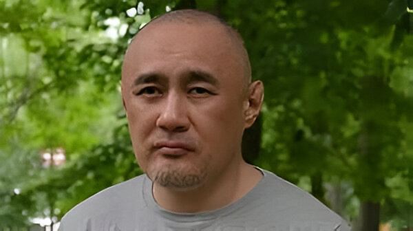 Тринадцять днів у комі: у Києві після замаху помер казахський журналіст Айдос Садиков