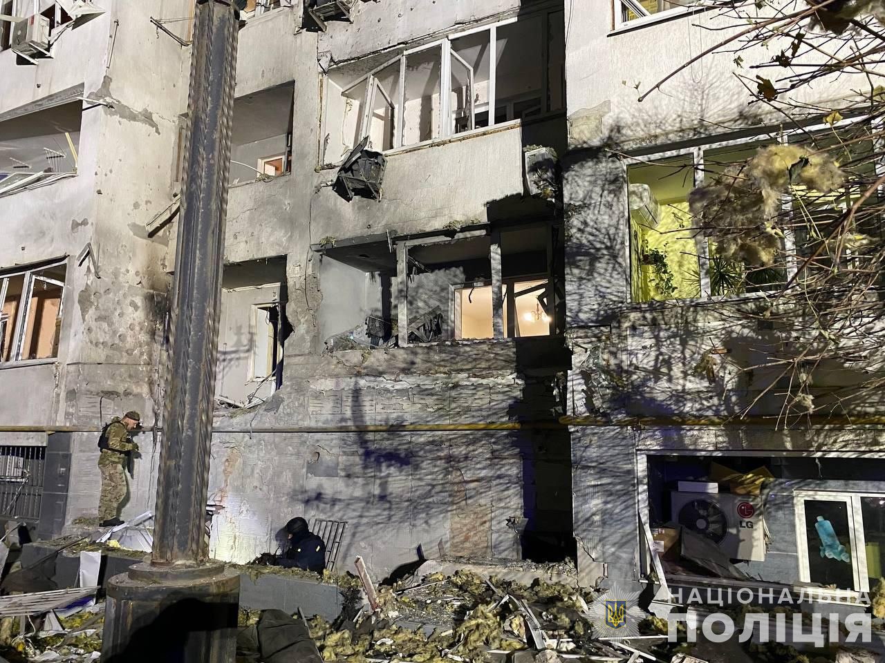 Внаслідок ворожої атаки на Одесу пошкоджено 11-повірхівку