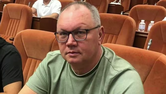 Вибух авто у Дніпрі: поранений посадовець помер у лікарні