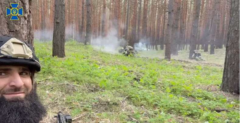 Кадирівці воюють із соснами на Луганщині. СБУ показала цікаве відео