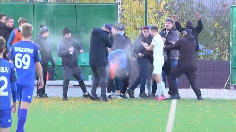 У ході матчу Другої ліги України з футболу сталася бійка між волівальниками