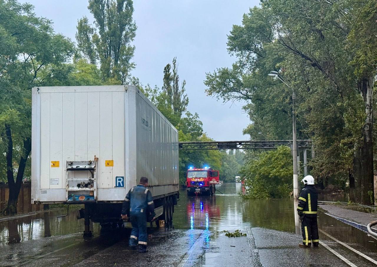Негода в Одесі забрала життя вже десятьох людей