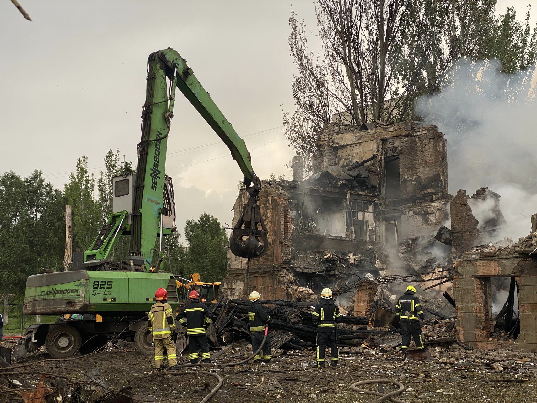 У Дніпрі завершили розбирати завали лікарні: доля трьох людей - невідома