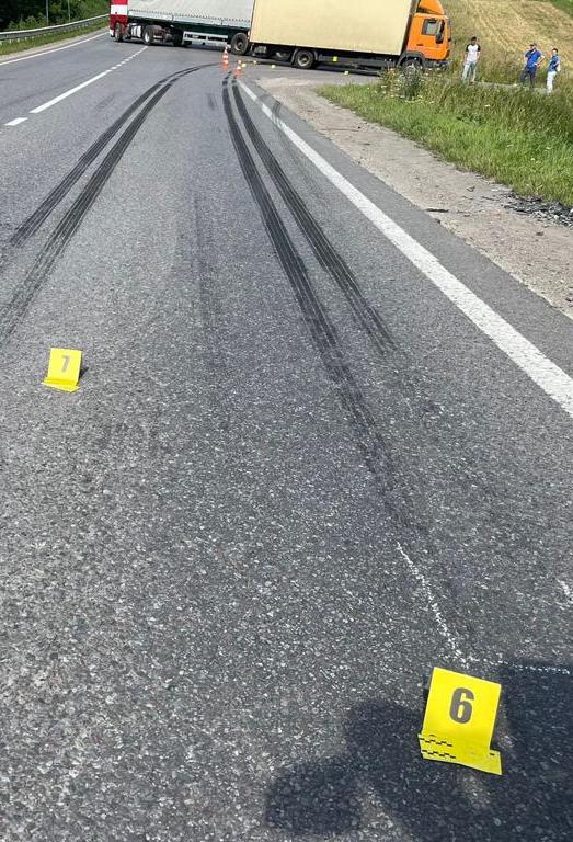 На Львівщині вантажівка на смерть збила велосипедиста
