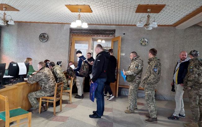 Мобілізували близько 2 тисяч непридатних в одну військову частину: Міноборони організувало перевірку