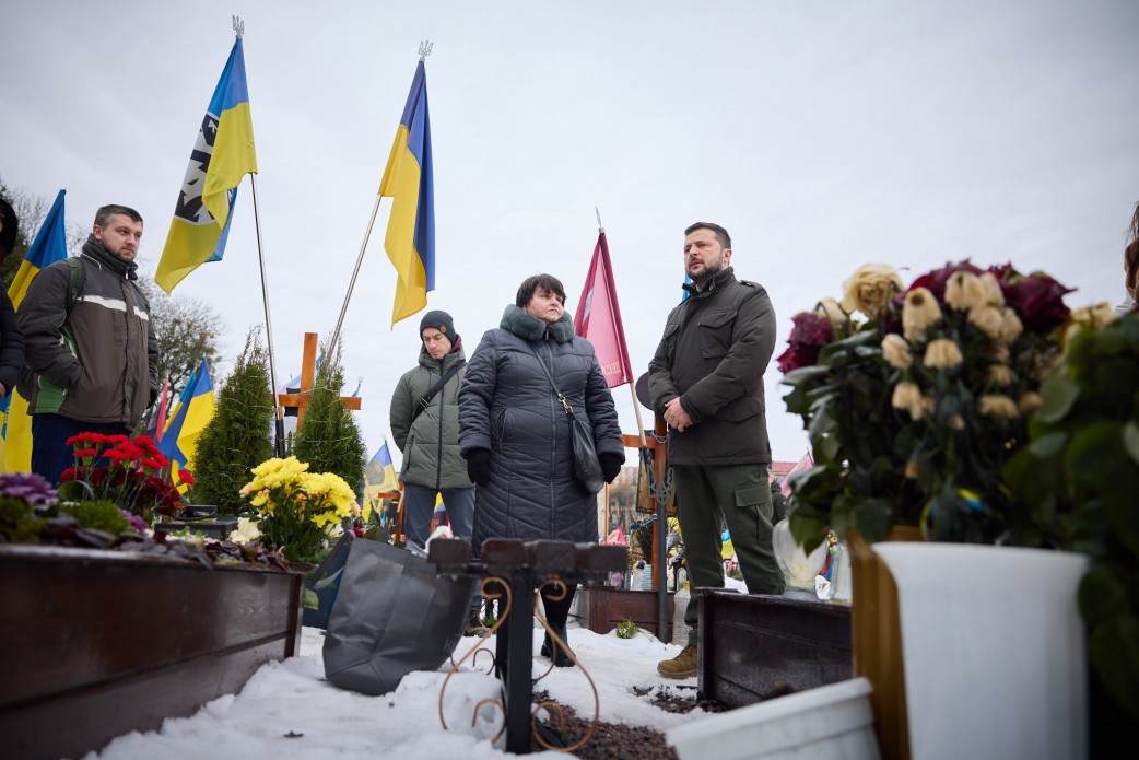 Ніколи не забудемо наших Героїв. Зеленський опублікував відео з Марсового поля у Львові
