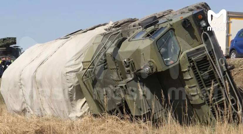 Біля російської Тули звалися у кювет ЗРК нового покоління С-400