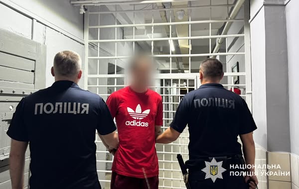 В Ужгороді грабіжник надкусив чоловікові вухо під час нападу