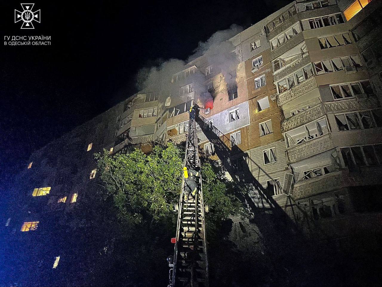 Одеську область обстріляли ракетами. Уламки впали на житлові будинки