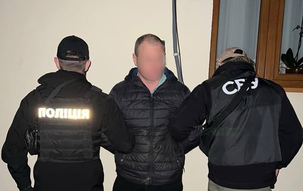 У Києві судитимуть продавця автоматів. Зброю чоловік надсилав поштою