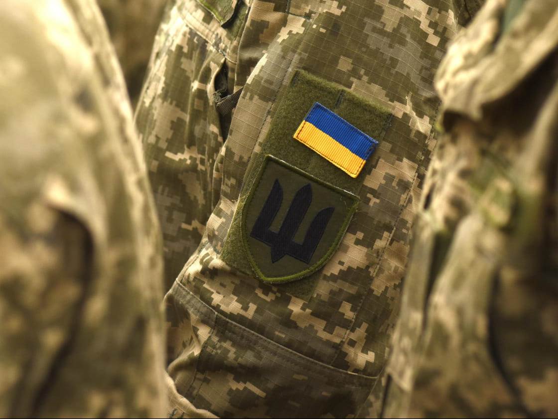 На Київщині 70-річна жінка героїчно «наводила» артилерію ЗСУ на російську техніку
