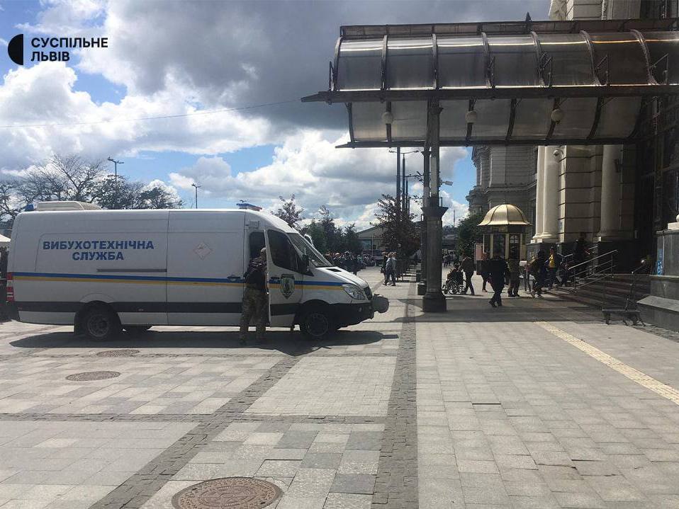 У Львові перевіряють інформацію про замінування залізничного вокзалу