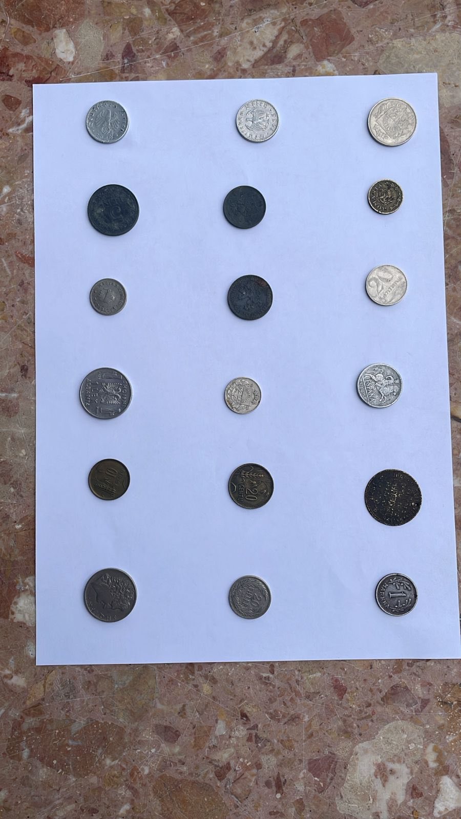 На Львівщині прикордонники зупинили спробу вивезення до Польщі старовинних монет та ікони