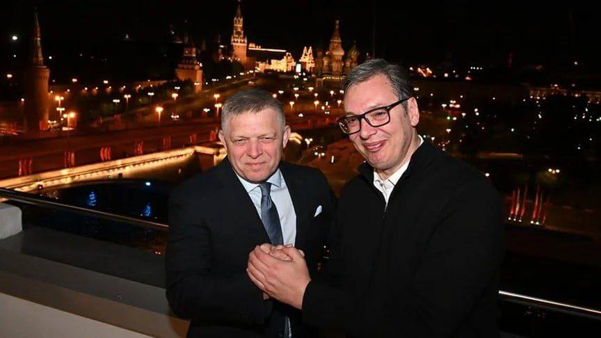 Братерська зустріч: Фіцо та Вучич зустрілися в Москві (фото)