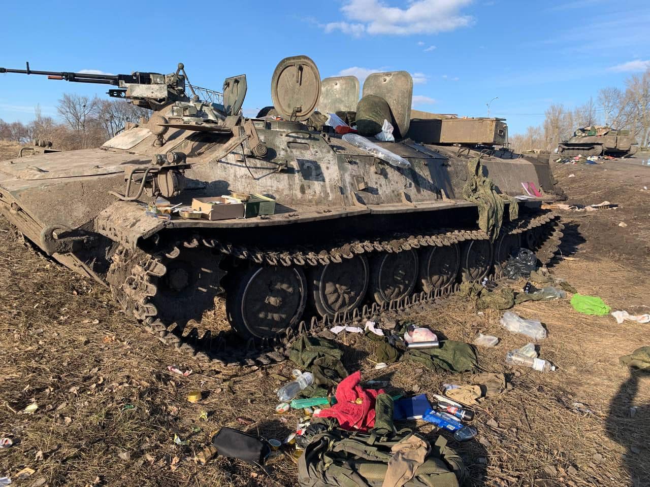 Українські військові показали, як знищують ворога «байрактарами» та «джевелінами»