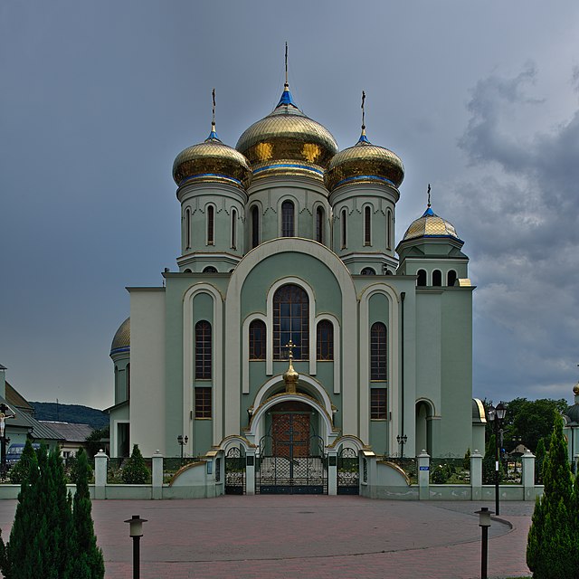 Священник УПЦ МП на Закарпатті втік за кордон, прикриваючись матір'ю